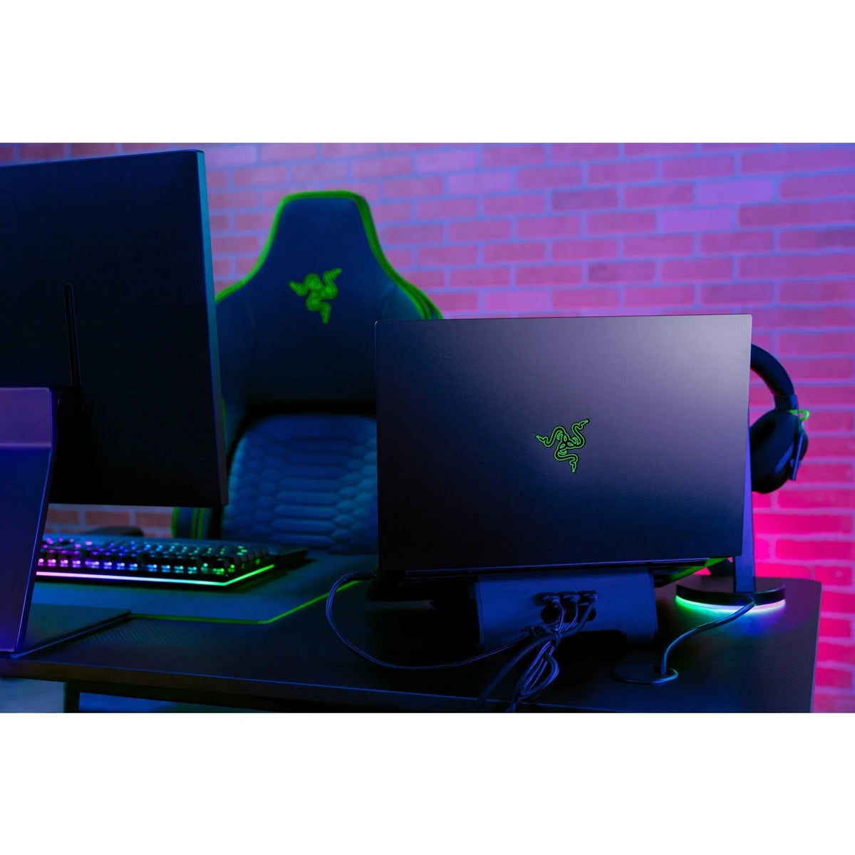 Razer Blade 15 Advanced Edition 15.6" 4K UHD Gaming Computer; Core i9 i9-12900H; NVIDIA GeForce RTX 3080 Ti 16 GB; 1TB Storage; Windows 11 Home