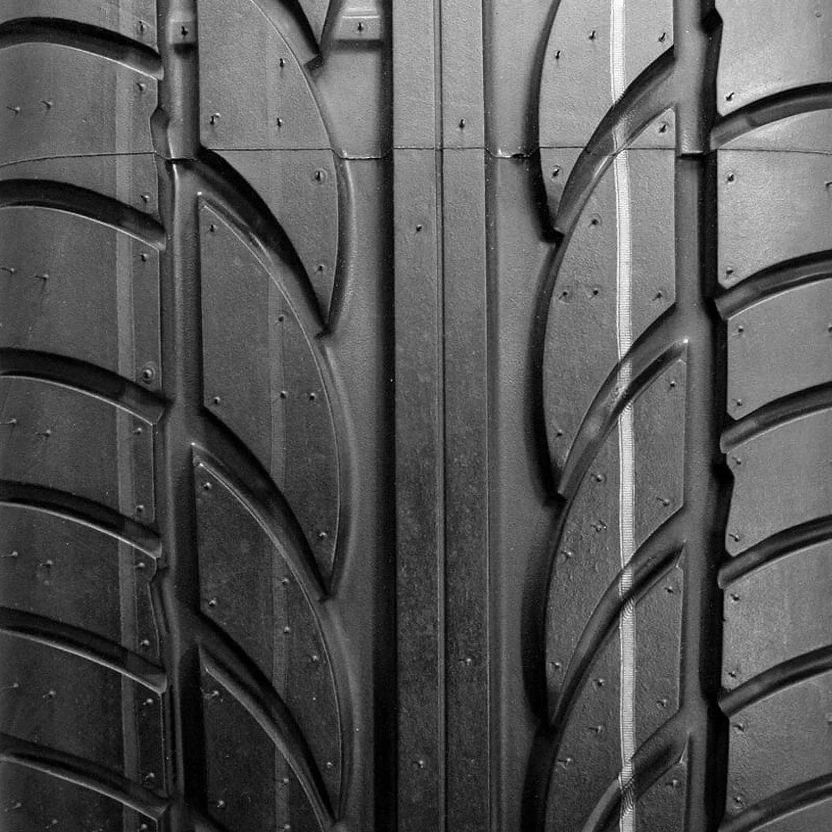Achilles 122 165/65R13 77T Passenger Tire Fits: 1991-94 Geo Metro LSi; 1991-93 Suzuki Swift GLX