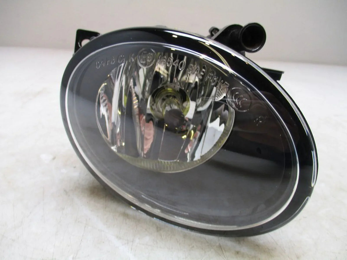 2023 Mercedes Sprinter RH Passenger Bumper Mounted Fog Light OEM (Good)