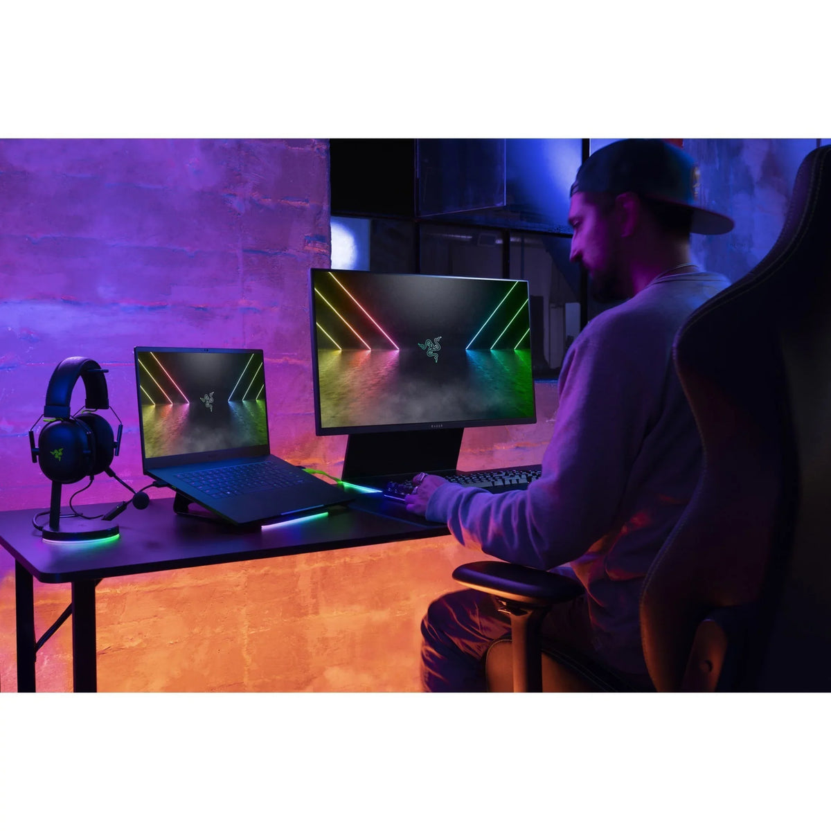 Razer Blade 15 Advanced Edition 15.6" 4K UHD Gaming Computer; Core i9 i9-12900H; NVIDIA GeForce RTX 3080 Ti 16 GB; 1TB Storage; Windows 11 Home