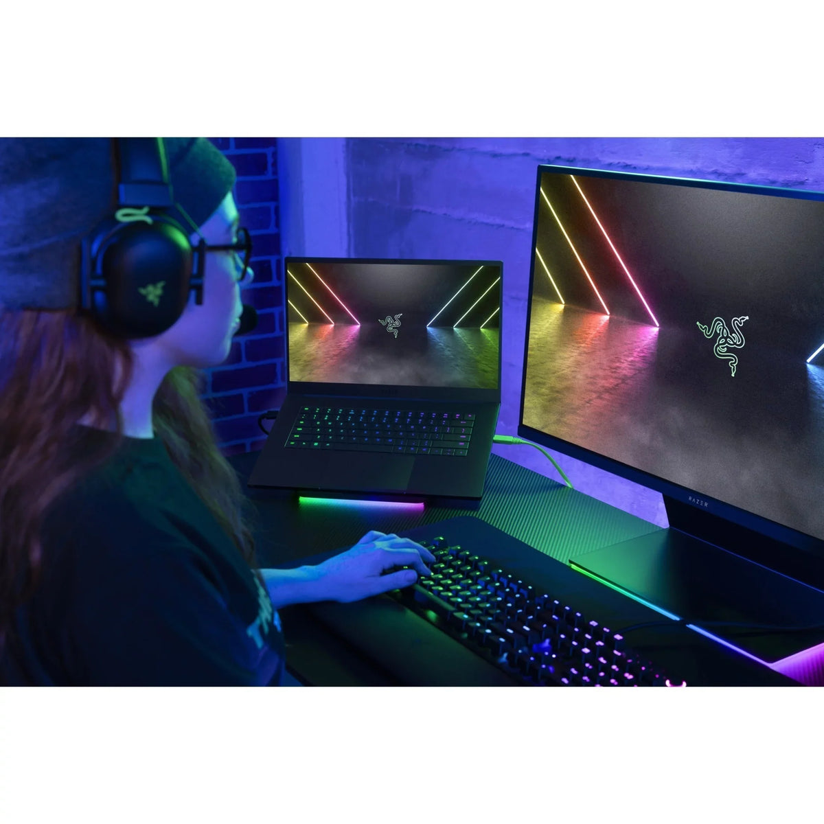 Razer Blade 15 Advanced Edition 15.6" 4K UHD Gaming Computer; Core i9 i9-12900H; NVIDIA GeForce RTX 3080 Ti 16 GB; 1TB Storage; Windows 11 Home