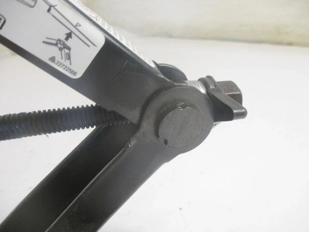 07 08 09 Saturn Aura Wheel Tire Jack Assembly w/Tool OEM LKQ (Good)