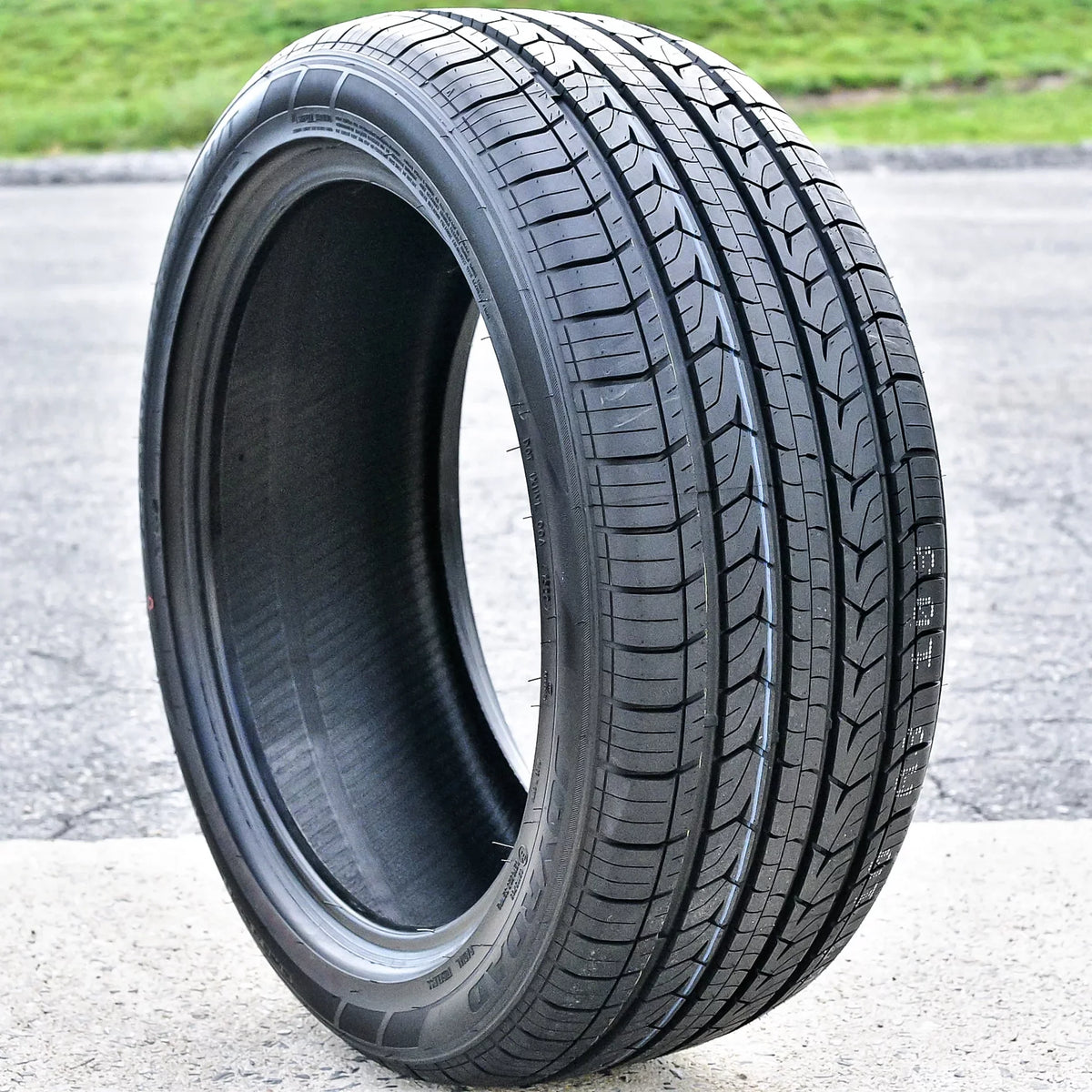 Set of 4 (FOUR) Joyroad Grand Tourer H/T 235/50R19 99V A/S All Season Tires Fits: 2018-19 Chevrolet Equinox Premier; 2020-23 Chevrolet Equinox LT