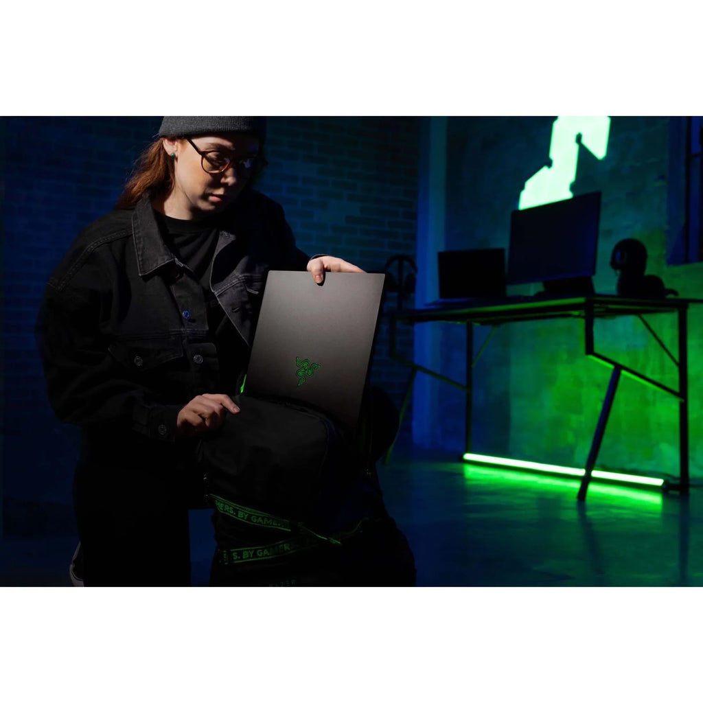 Razer Blade 15 Advanced Edition 15.6" 4K UHD Gaming Computer; Core i9 i9-12900H; NVIDIA GeForce RTX 3080 Ti 16 GB; 1TB Storage; Windows 11 Home