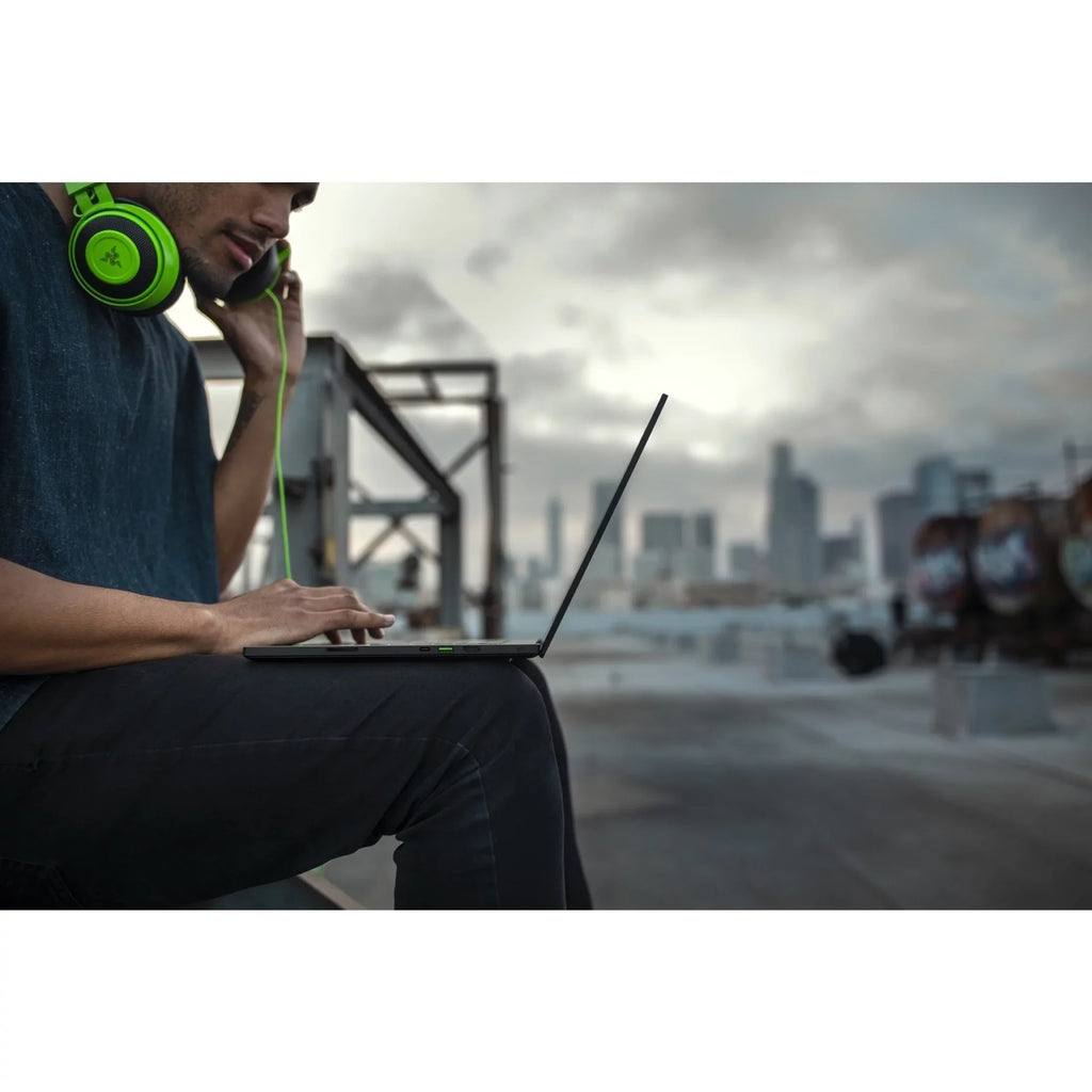 Razer Blade 15 Advanced Edition 15.6" 4K UHD Gaming Computer; Core i9 i9-12900H; NVIDIA GeForce RTX 3080 Ti 16 GB; 1TB Storage; Windows 11 Home