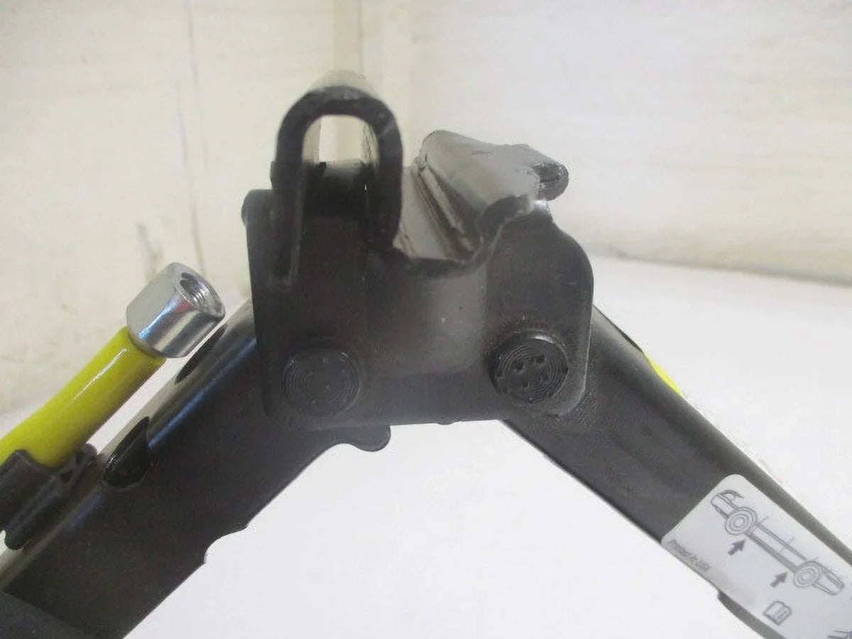 07 08 09 Saturn Aura Wheel Tire Jack Assembly w/Tool OEM LKQ (Good)